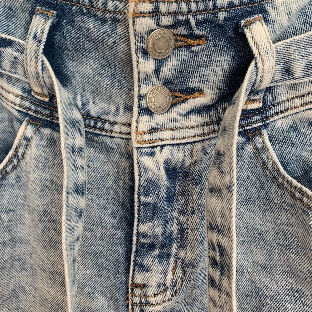 SO High-rise Acid Washed Mom Jeans 3 - Picture 4 of 8